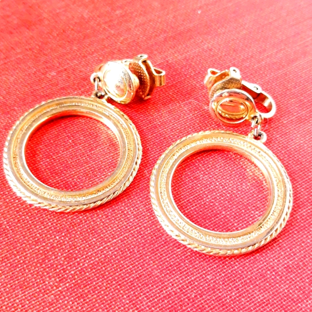 Vintage Gold-toned Hoop Clip Earrings